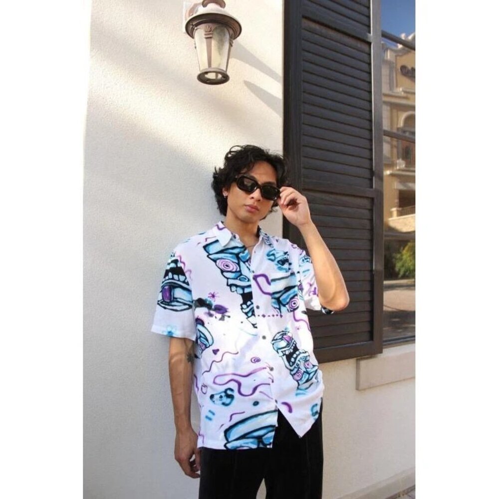 Urban Outfitters UO Face Print  Shirt Men's L